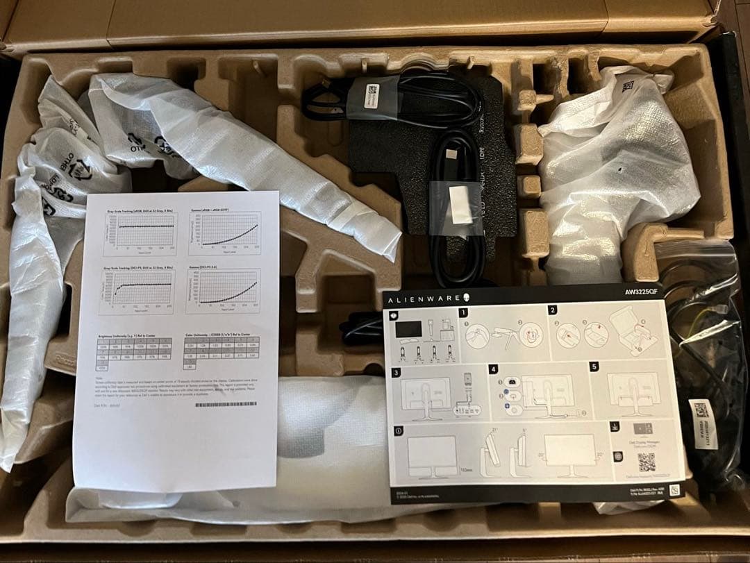 Alienware 32 4K QD-OLED ゲーミングモニター