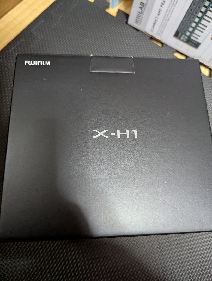 FUJIFILM X-H1 ミラーレス一眼 ブラック