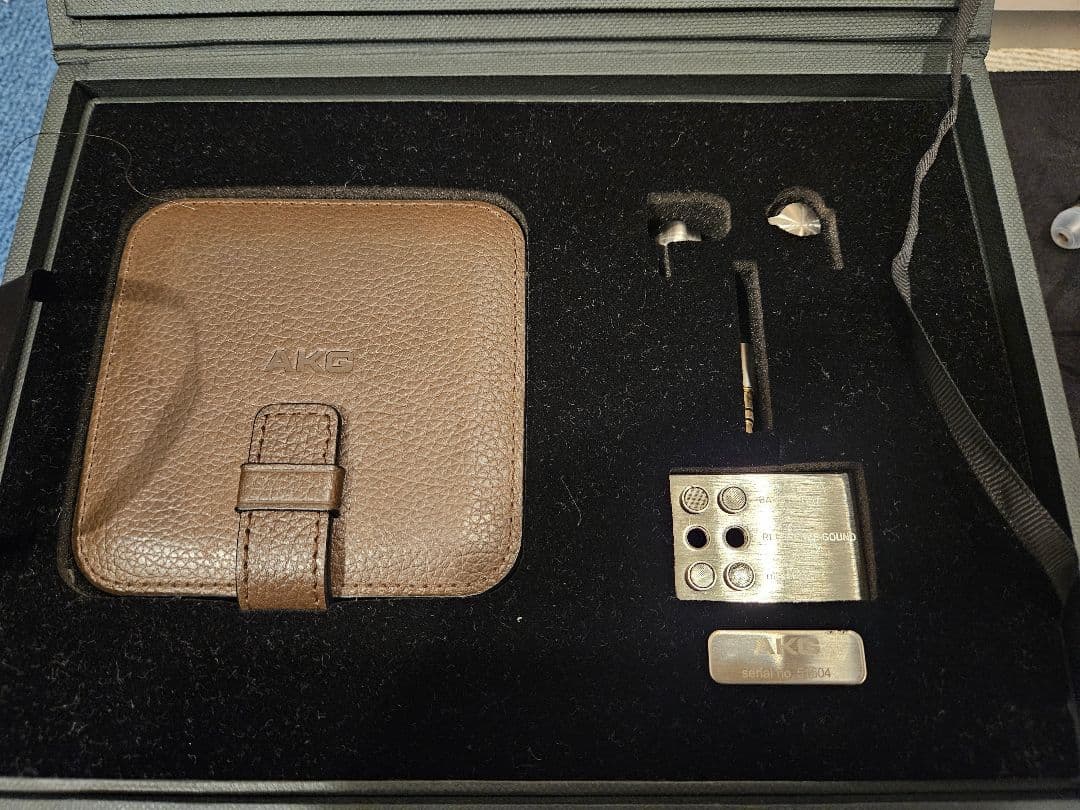 AKG K3003 イヤーピース3ペアのみ欠品