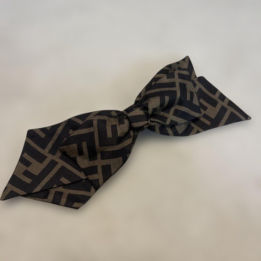 FENDI FFロゴ リボンヘアアクセサリー　バレッタ