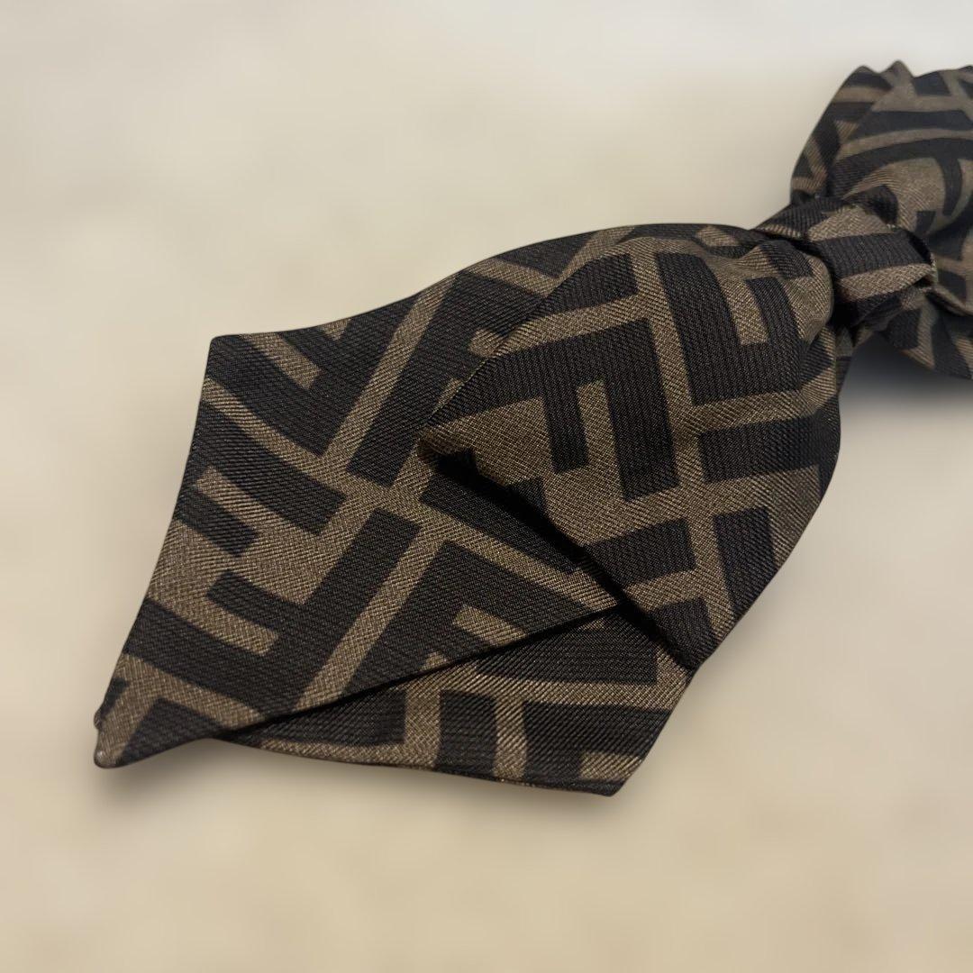 FENDI FFロゴ リボンヘアアクセサリー　バレッタ