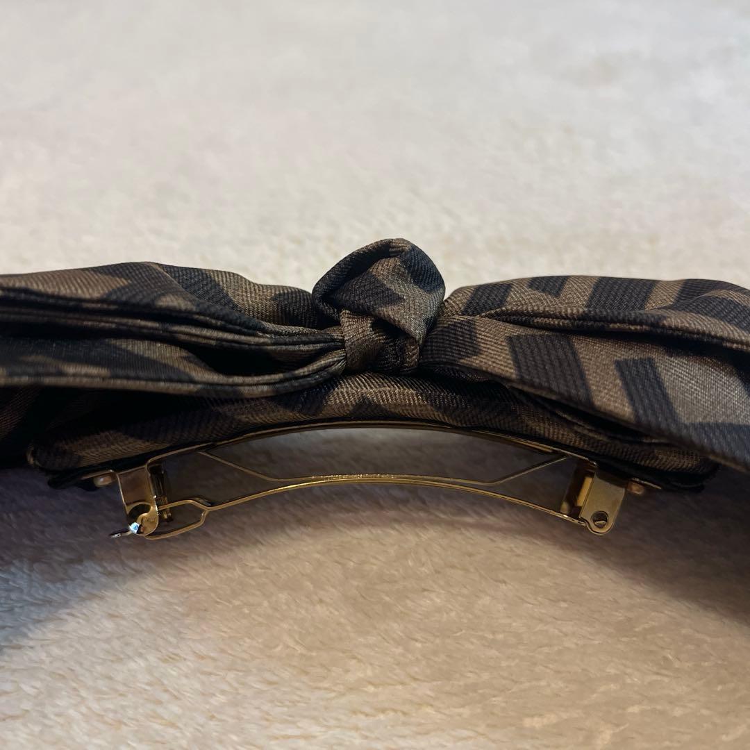 FENDI FFロゴ リボンヘアアクセサリー　バレッタ