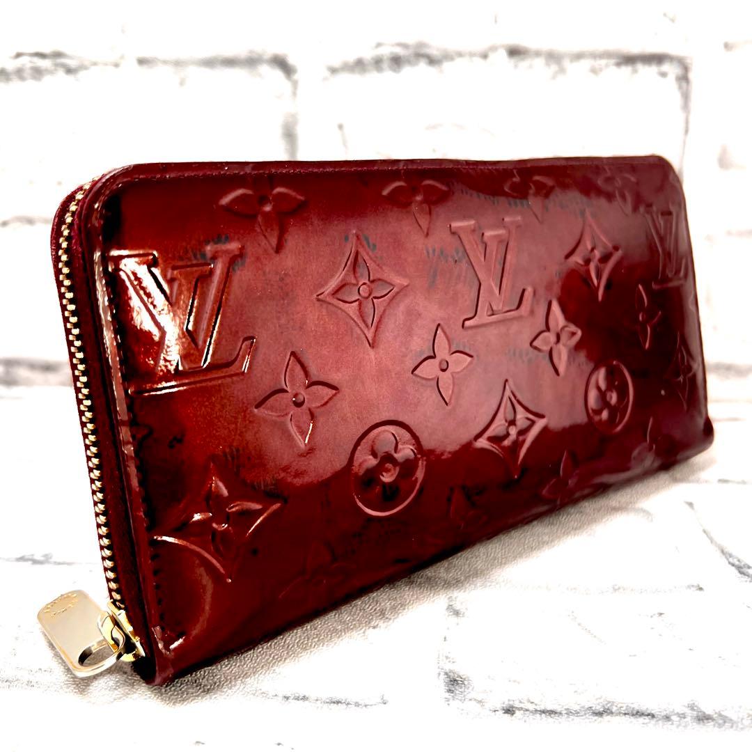 ルイヴィトン ヴェルニ ワイン ジッピーウォレット M93522