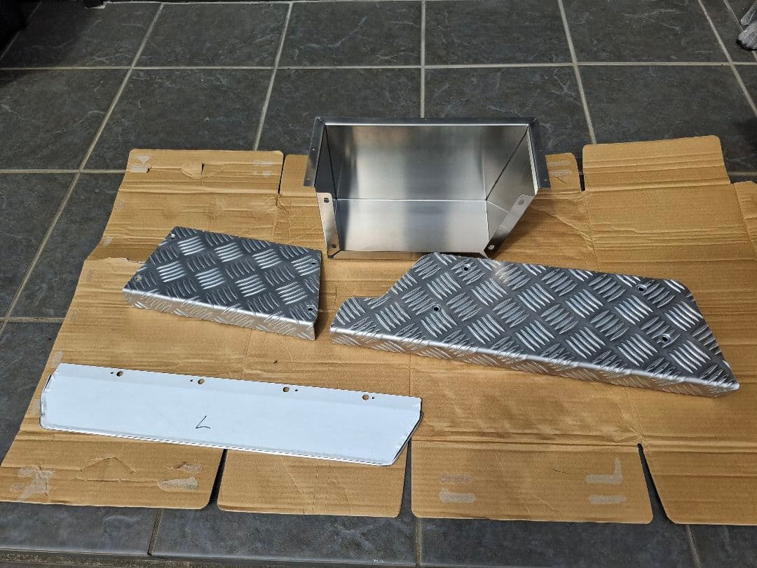 スーパーグレート用助手席側下駄箱