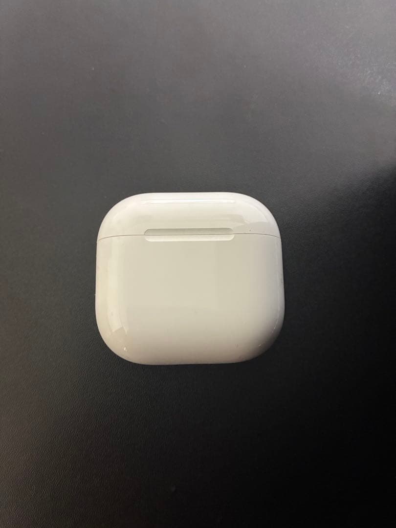 AirPods4 ノイズキャンセルモデル本体 ホワイト 充電ケース付き