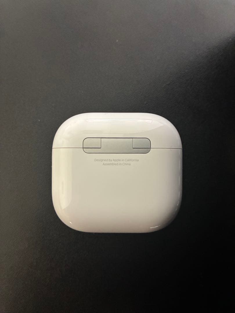 AirPods4 ノイズキャンセルモデル本体 ホワイト 充電ケース付き