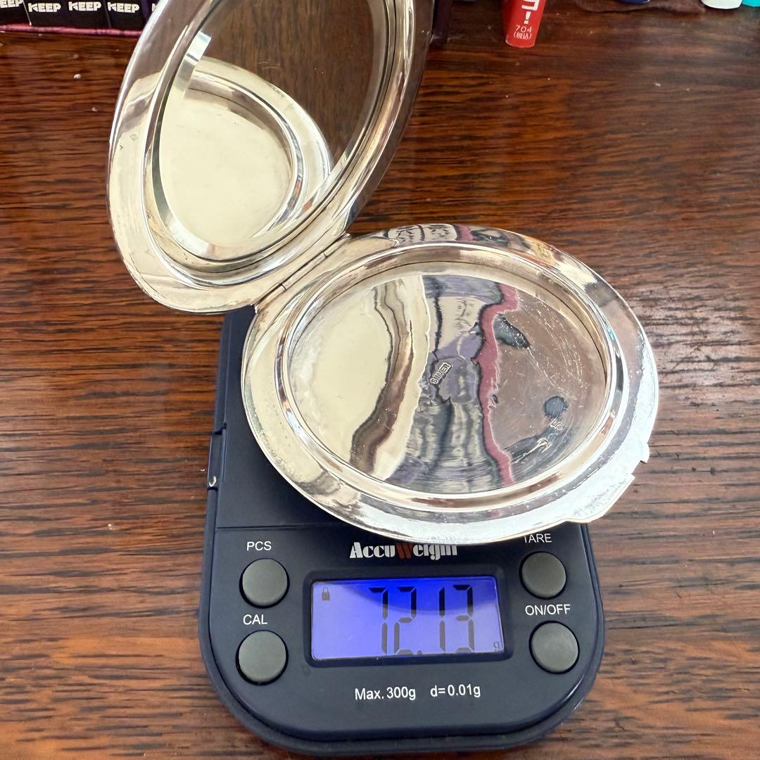 純銀シルバー和彫唐草紋様　コンパクト　共箱