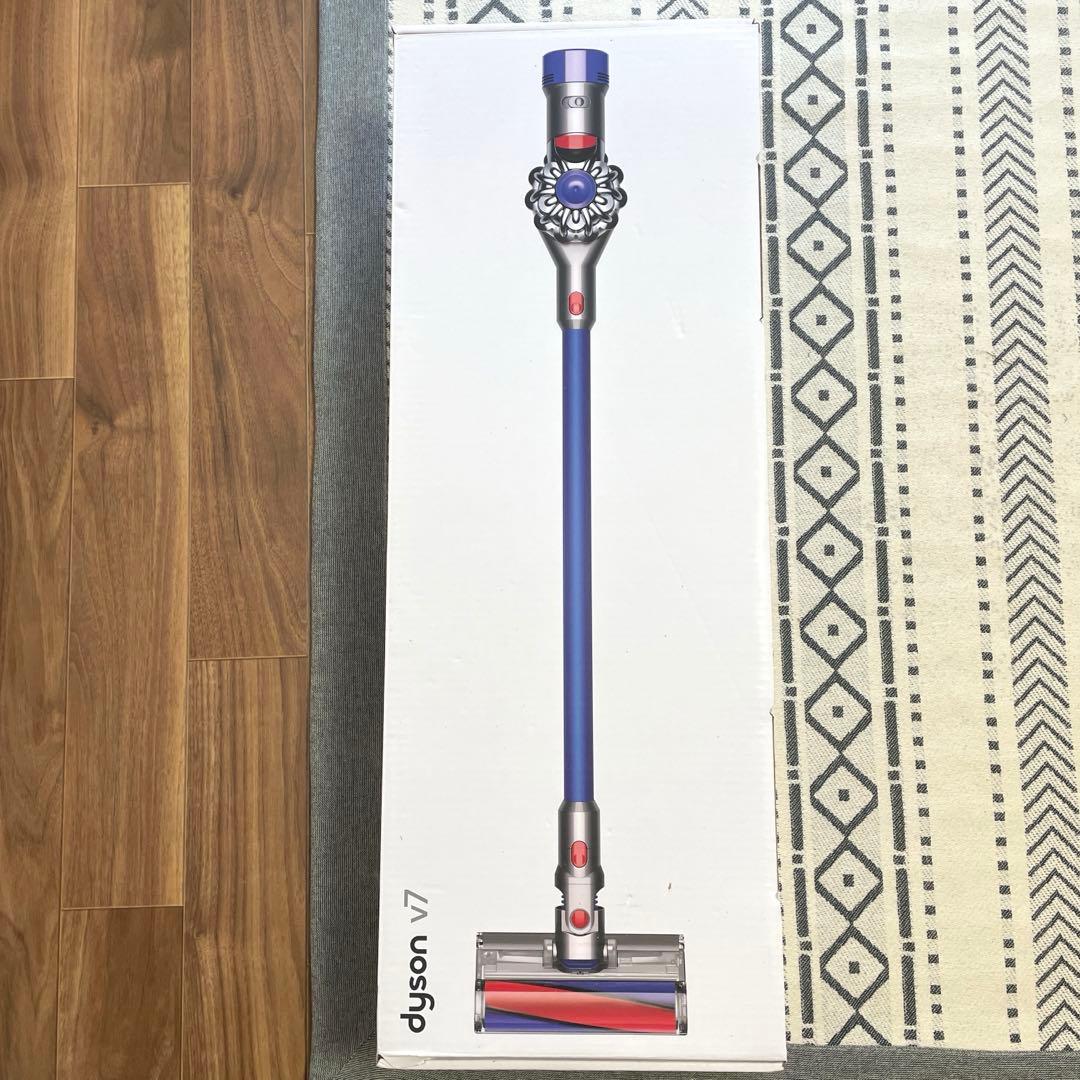 ！HIROさん専用！Dyson v7（sv11コードレスクリーナー）新品未使用
