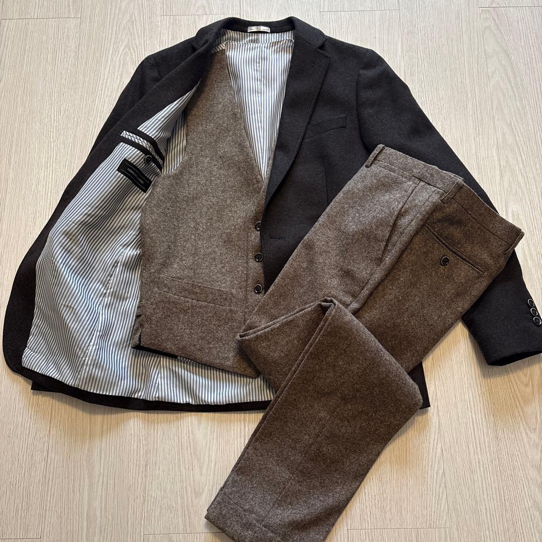 ダークブラウン スリーピーススーツ ウール製
