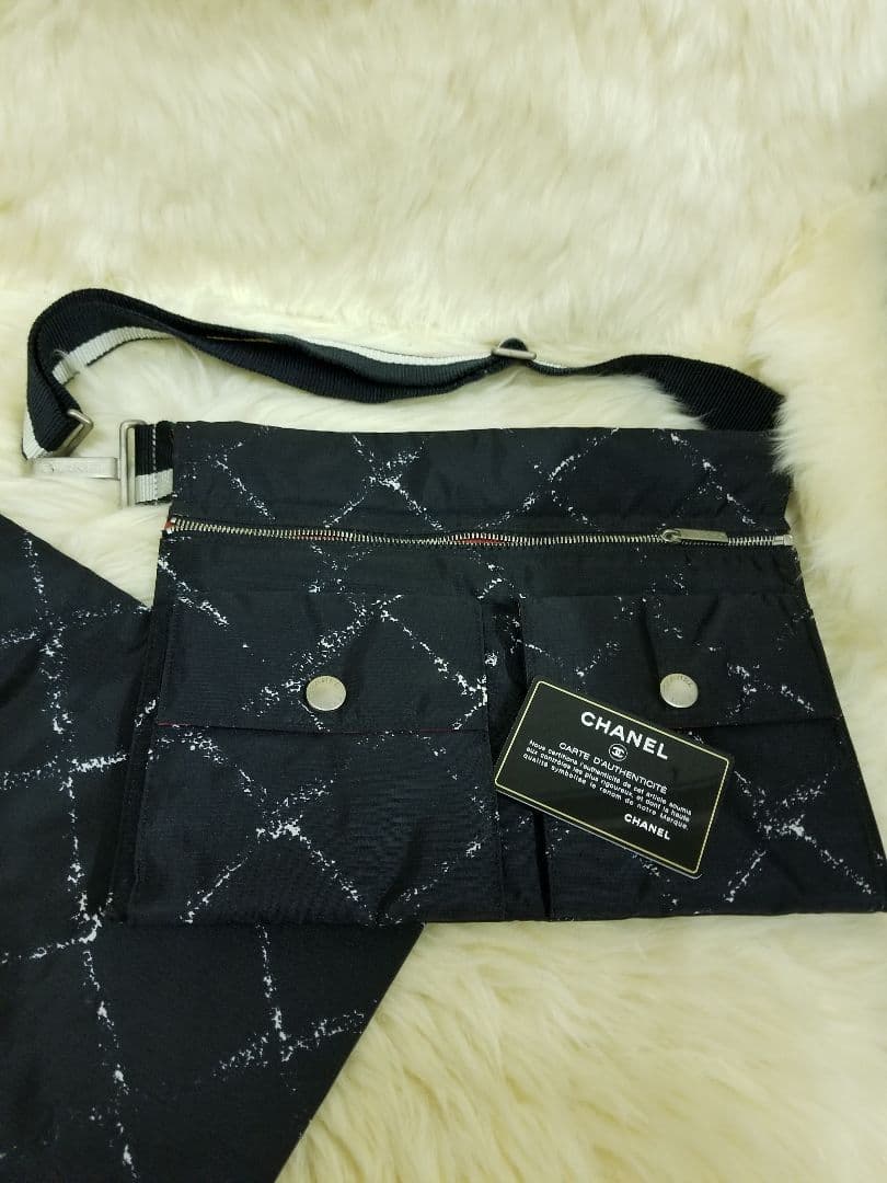 CHANEL シャネル　ウエストポーチ　ボディバッグ