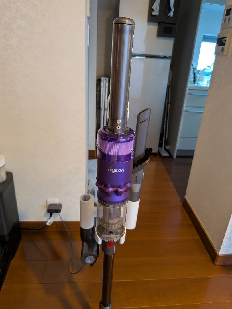 ダイソン dyson スティック掃除機 充電スタンド付き 美品