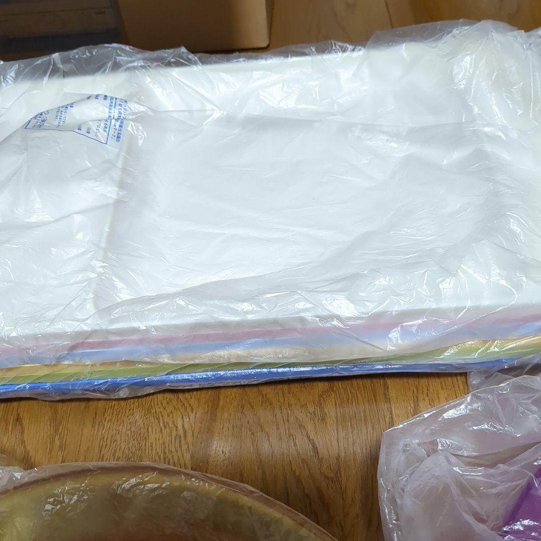 （140）タッパウェアお皿＆ボウル中心　ボトルブラシおまけつき　未使用　説明必読