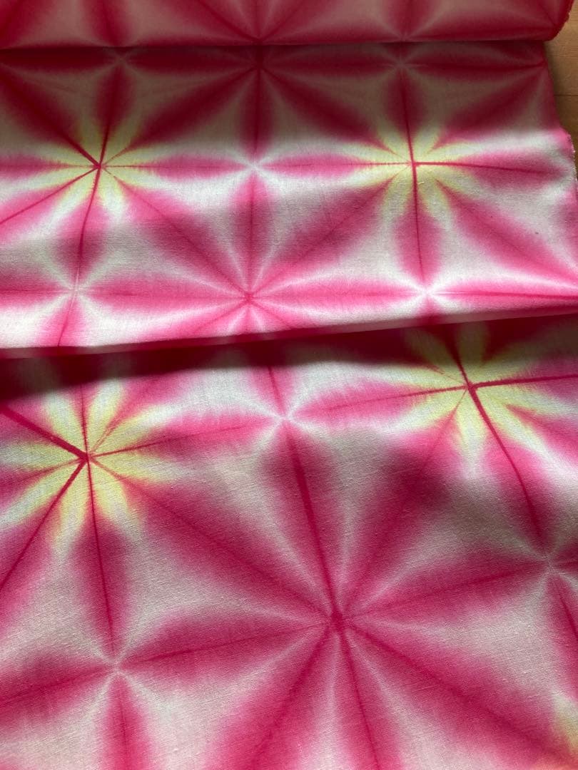 雪花絞り　反物　ピンク