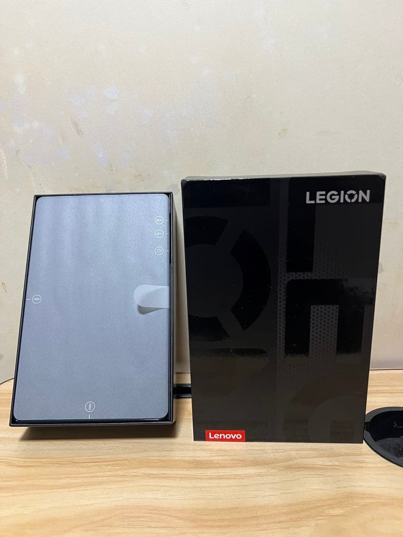 Lenovo Legion Y700 2025+ ケース と ガラスフィルム