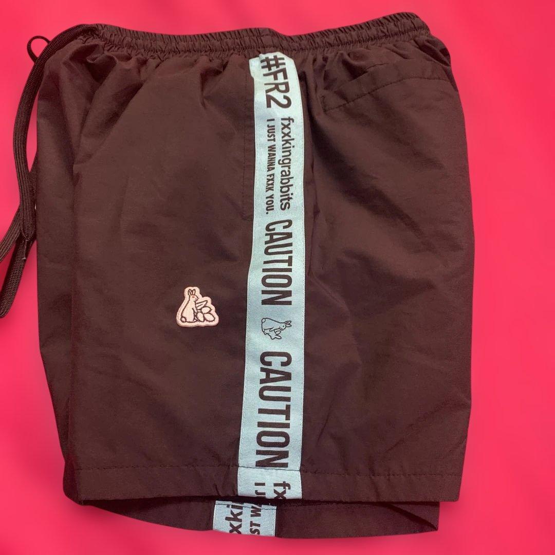 CAUTIONテープ付き黒ショートパンツ　沖縄限定