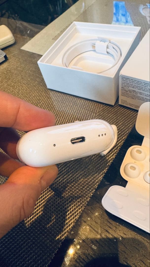 新品同様AirPods Pro2 (第2世代) USB-C 保証有り26/6月迄