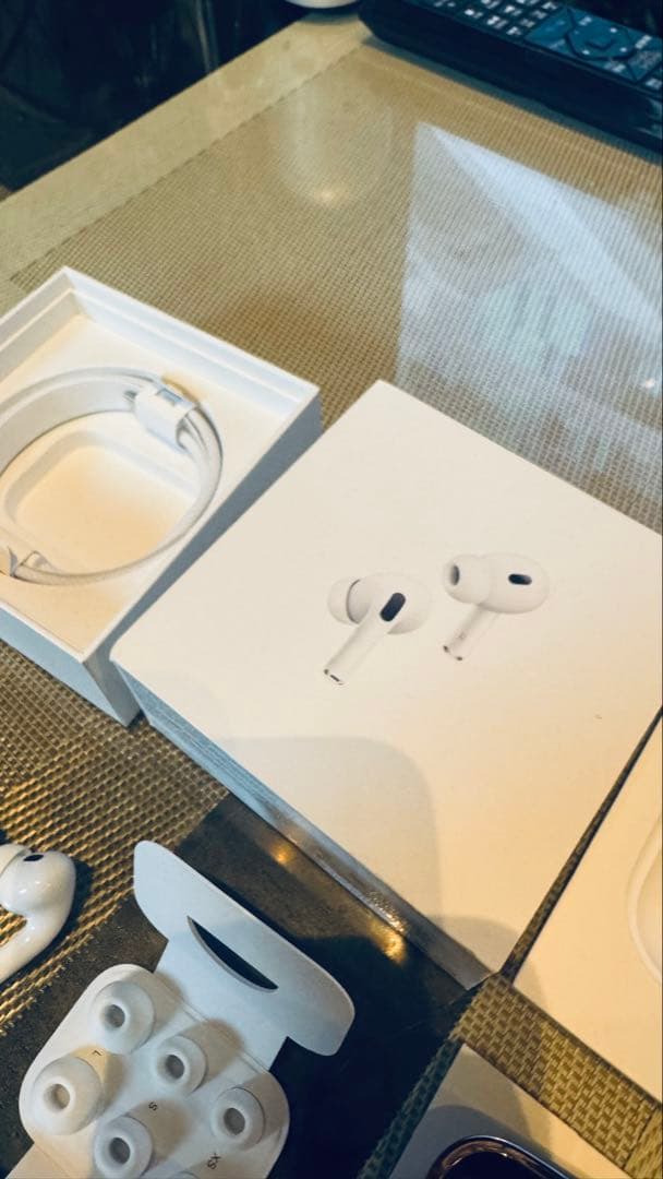 新品同様AirPods Pro2 (第2世代) USB-C 保証有り26/6月迄