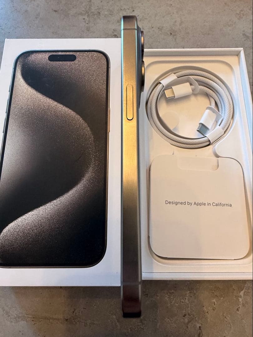 【最終値下げ】iPhone 15 Pro ナチュラルチタニウム 256GB