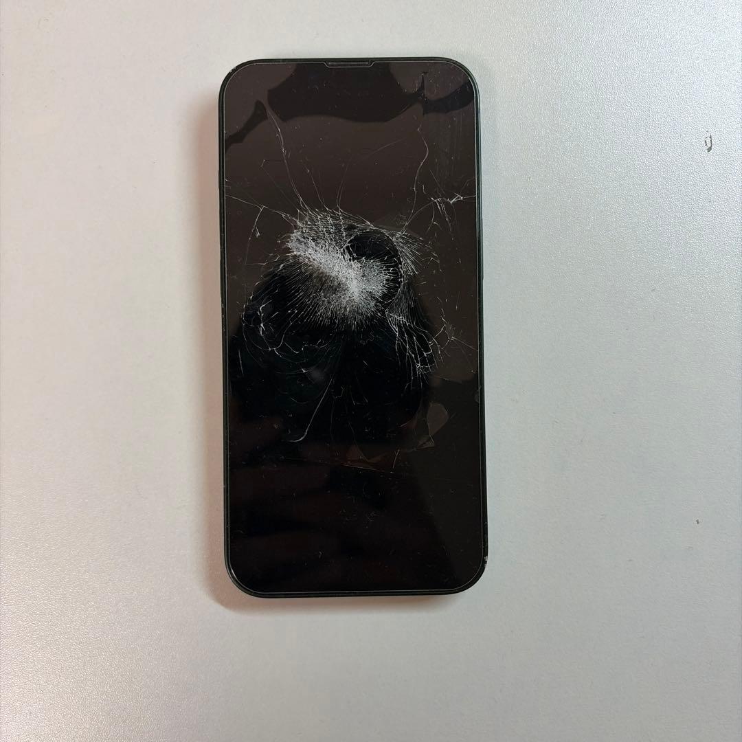 Apple iPhone 13 256G ひび割れあり