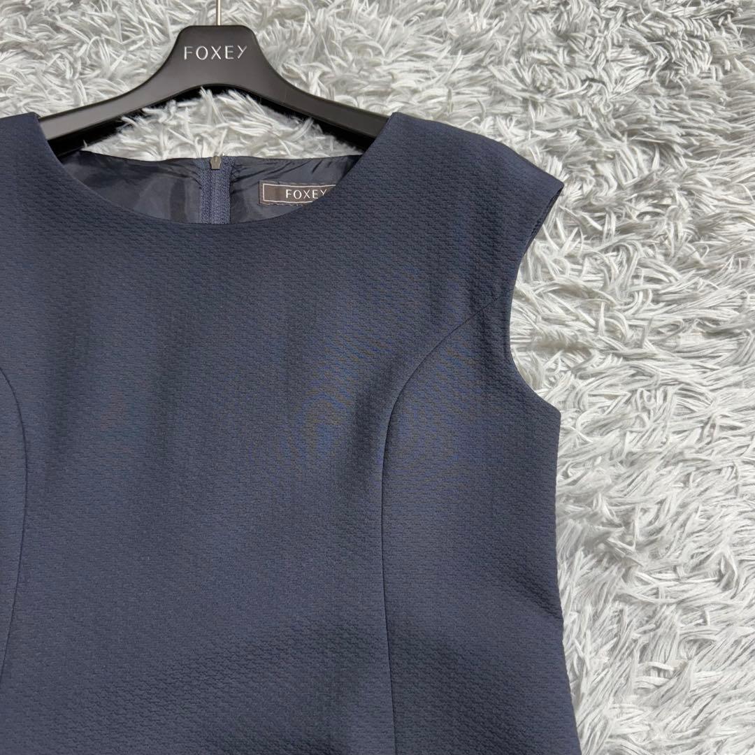 美品✨フォクシー 定価10万 人気 ジャスミンホワイト ロゴ刺繍 ミッドナイト