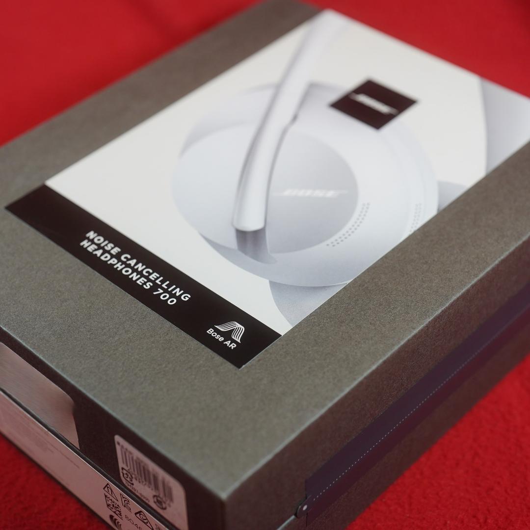 BOSE ノイズキャンセリングヘッドホン 700　ホワイト