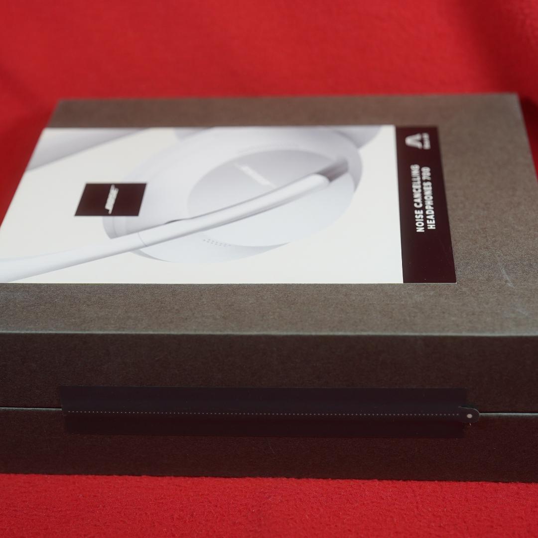 BOSE ノイズキャンセリングヘッドホン 700　ホワイト