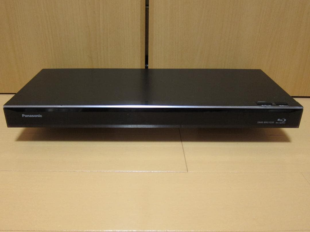 k*a様 キズは多いですが・・・完動品。Panasonic DMR-BRG103