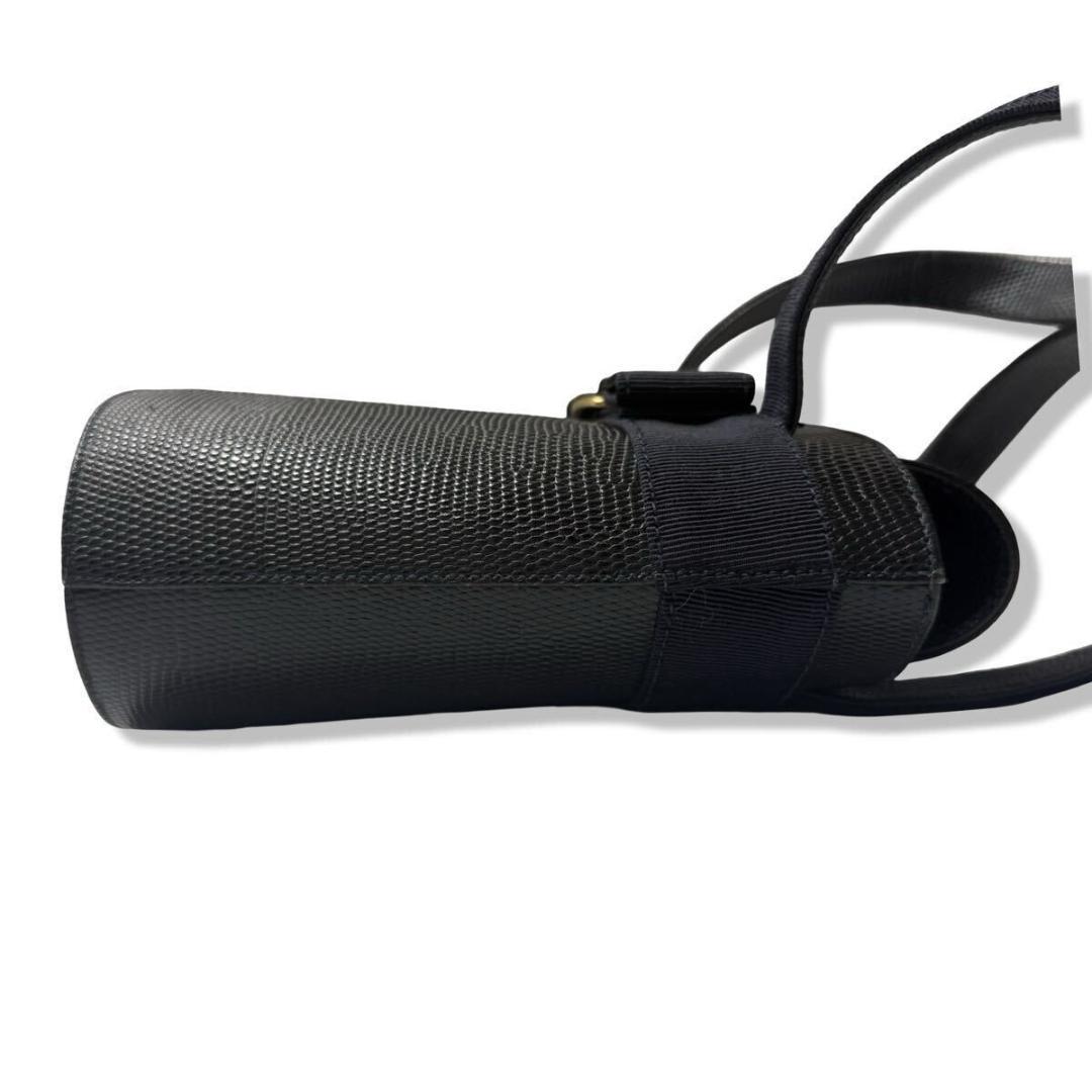 正規品　サルヴァトーレフェラガモ ヴァラ リボン バケット ネイビー　送料無料