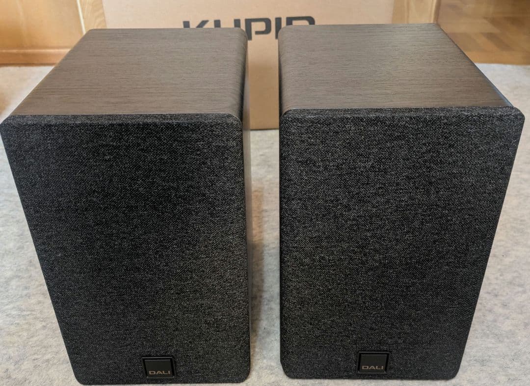 DALI KUPID スピーカーケーブルつき