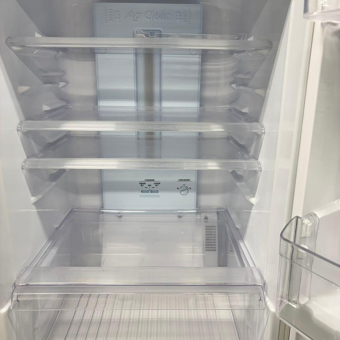 561 冷蔵庫　大型　200L強　右開き　極美品　一人暮らし　家庭でも！　保証込