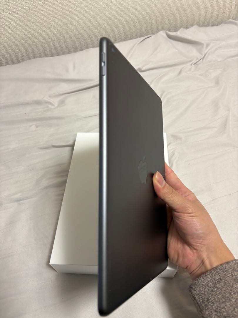 a*y様 Apple ipad 第8世代 32GB バテッリー容量89%