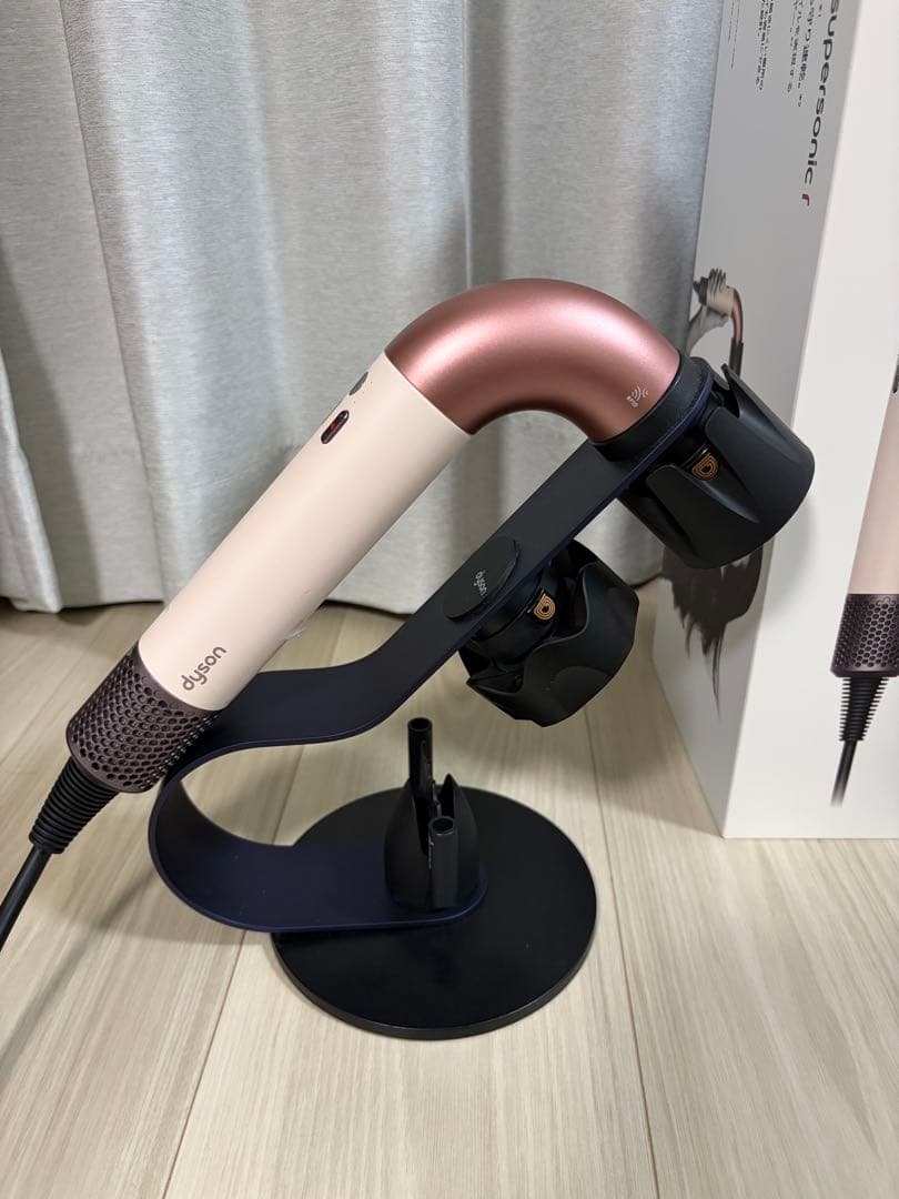 Dyson Supersonic r™ヘアドライヤー セラミックピンク