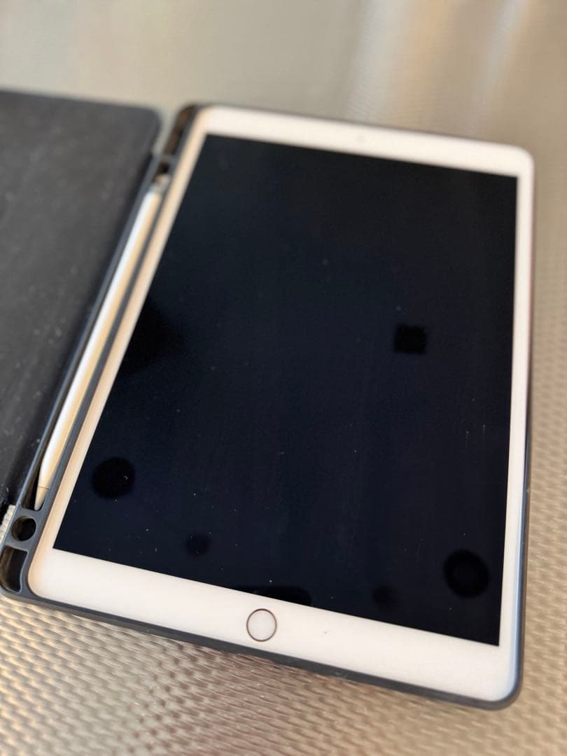 アップル　Apple iPad pro 10.5 64GB Wi-Fi カバー付