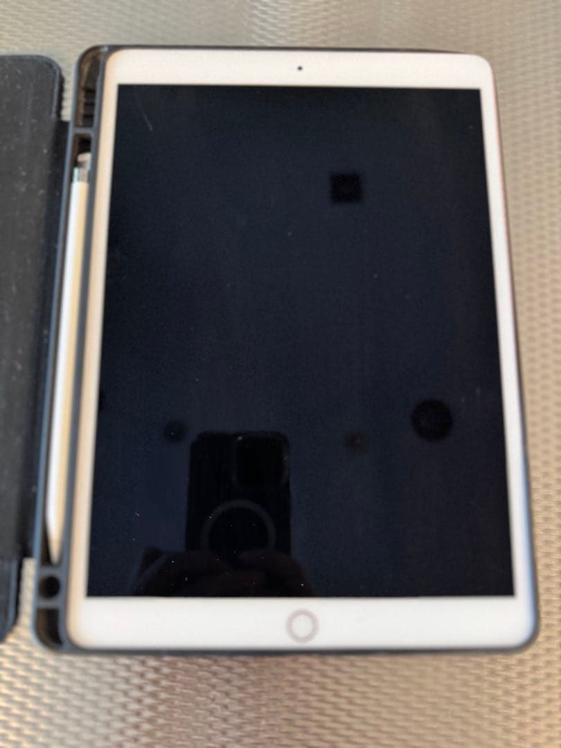 アップル　Apple iPad pro 10.5 64GB Wi-Fi カバー付