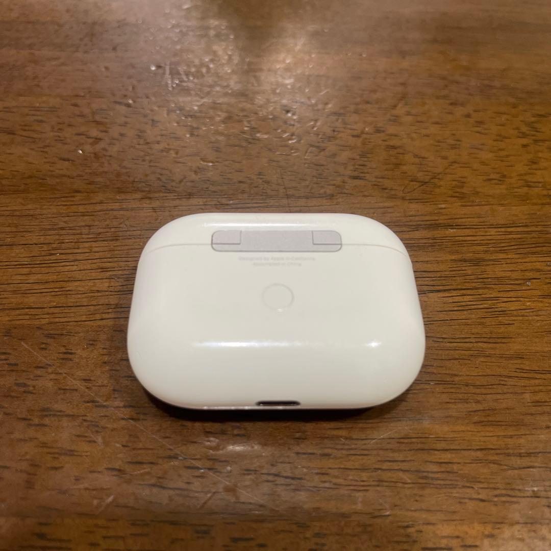【値下げ】AirPods Pro 本体 ホワイト 充電ケース付き　右耳のみ利用可