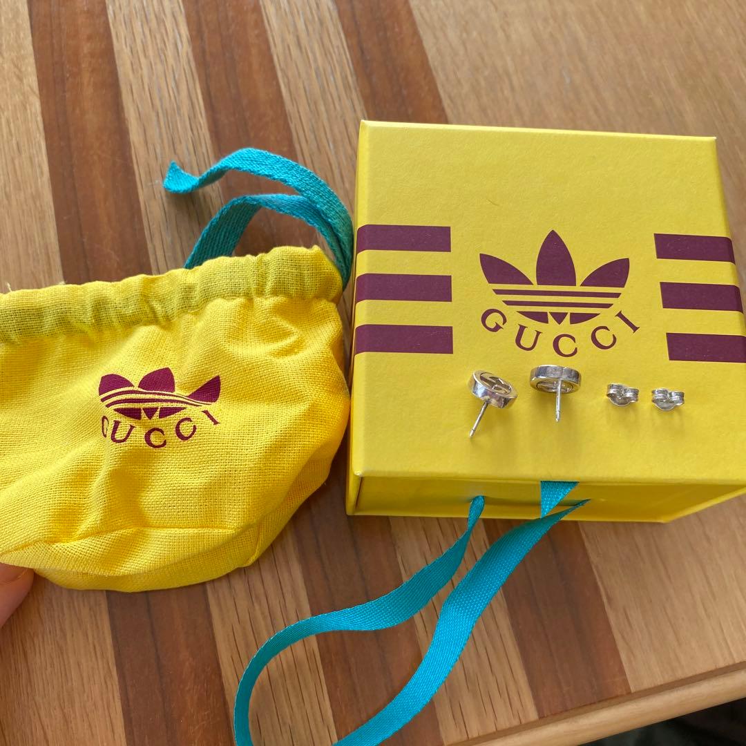 GUCCI ロゴデザイン シルバー スタッドピアス わん専用