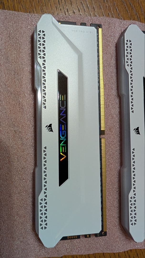 メモリー CORSAIR DDR4 3200 16GB(8GBx2)VENGEANCE