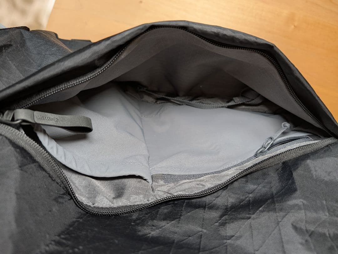 バッグ Able Carry Daily Plus (Black) X-PAC