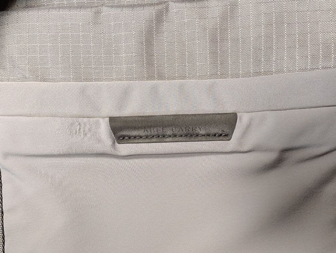 バッグ Able Carry Daily Plus (Black) X-PAC