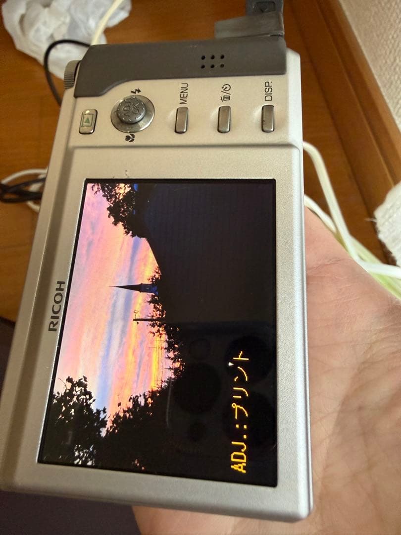 RICOH R8 デジタルカメラ シルバー ケース付
