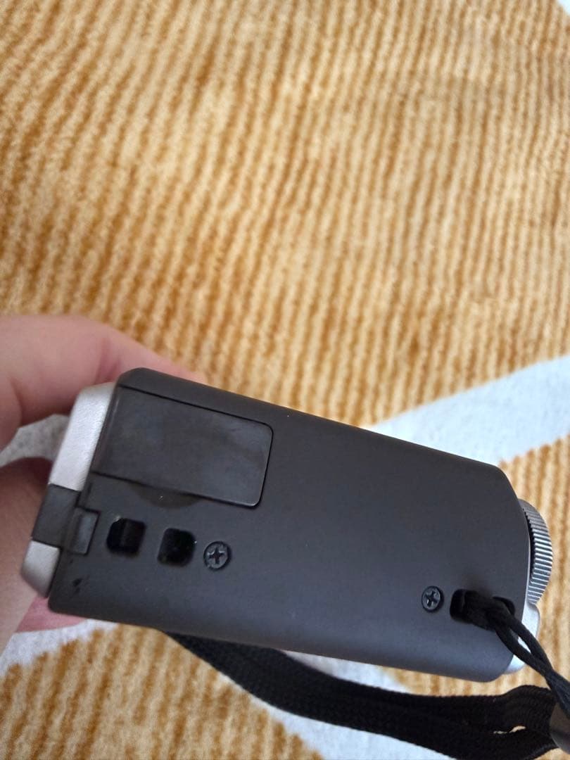 RICOH R8 デジタルカメラ シルバー ケース付