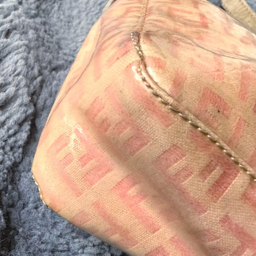 FENDI ハンドバッグ ズッカ柄 ピンク エナメル トップハンドル ズッキーノ