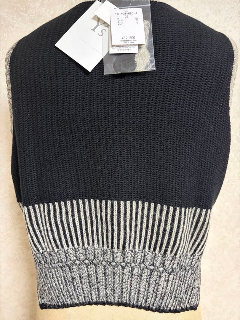ノースリーブニットベスト ブラック