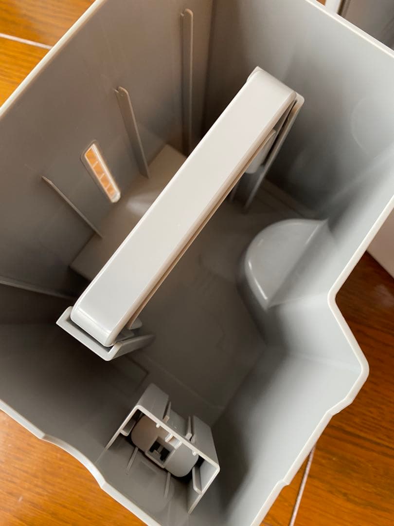 アイリスオーヤマ 除湿機 IJC-P70-H　グレー　2024年製