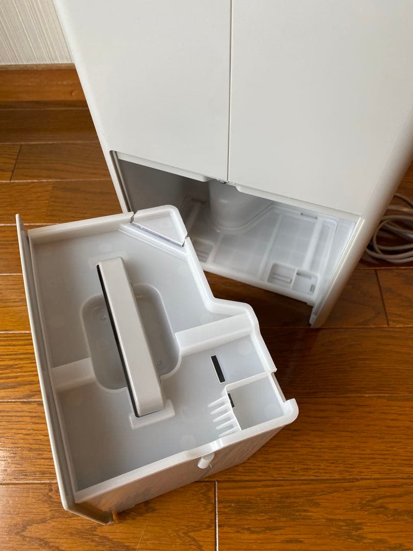 アイリスオーヤマ 除湿機 IJC-P70-H　グレー　2024年製