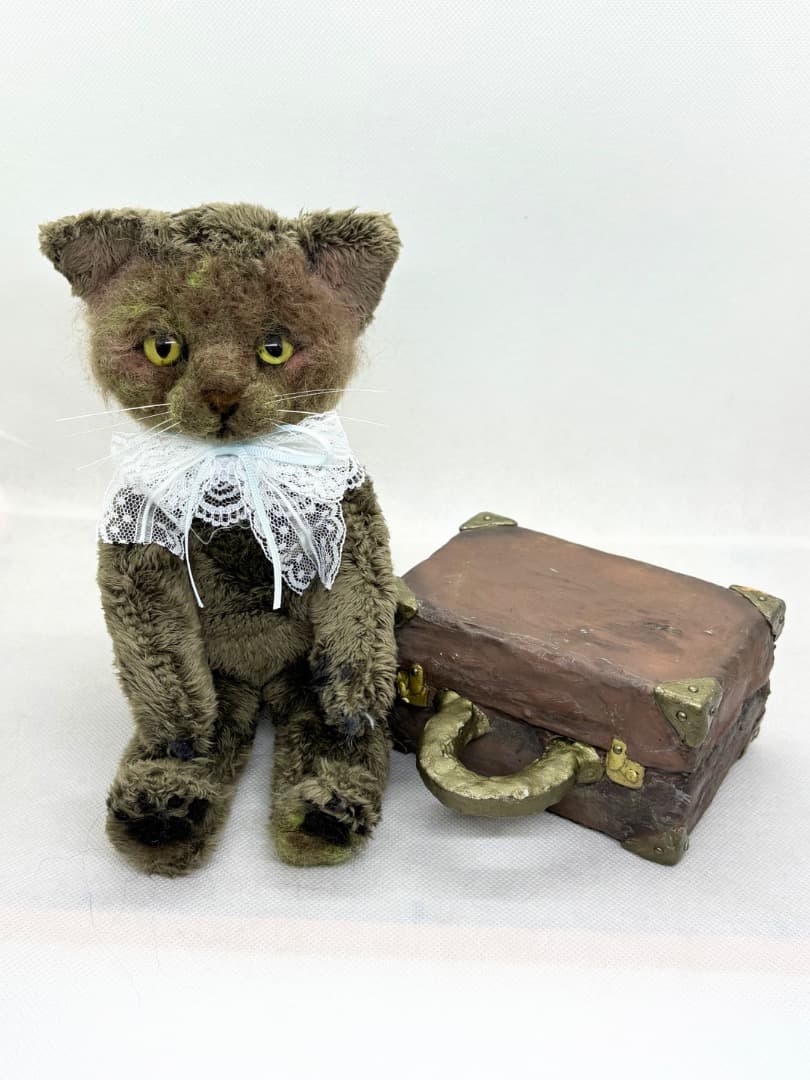 A猫 アンティークな猫のアートドール【ハンドメイド 人形 猫 ぬいぐるみ