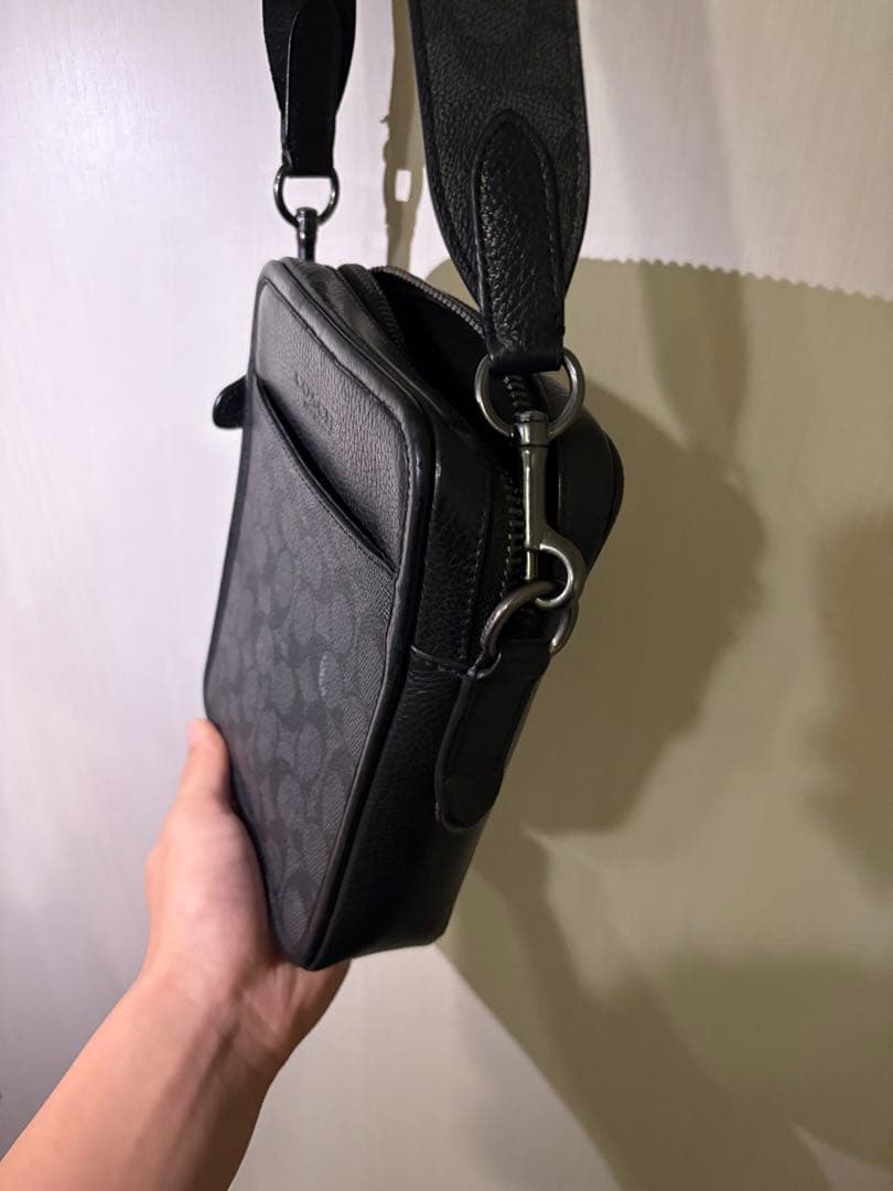 Coach ブラック レザー ショルダーバッグ