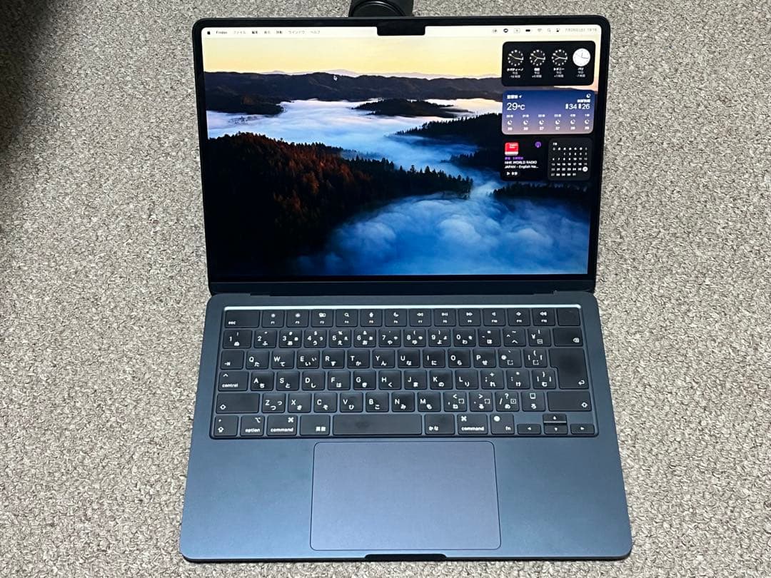 【美品】M2 MacBook Air（256GB）メモリ8GB放電40回カバー付