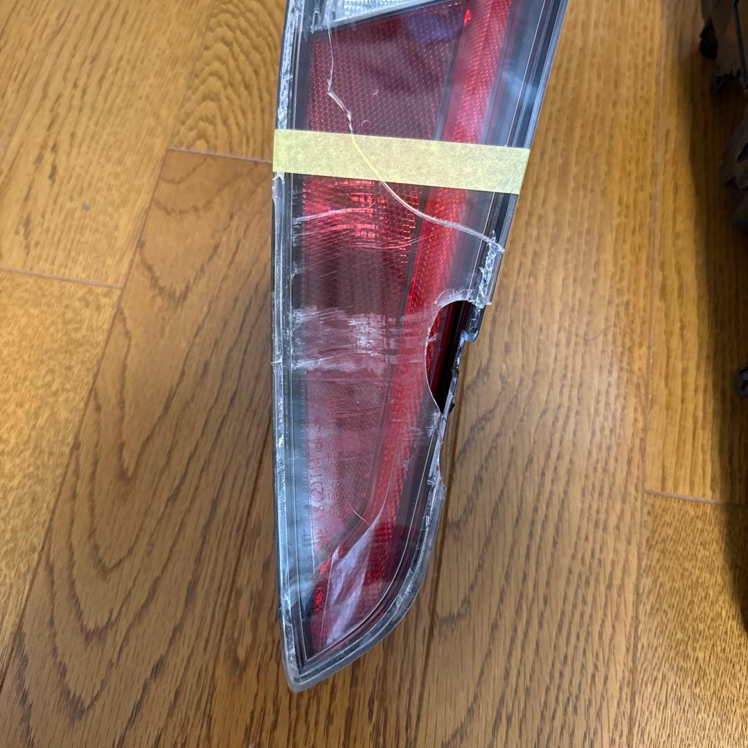 zvw50 51 55 50プリウス 前期　純正テールランプ　(説明欄参照)