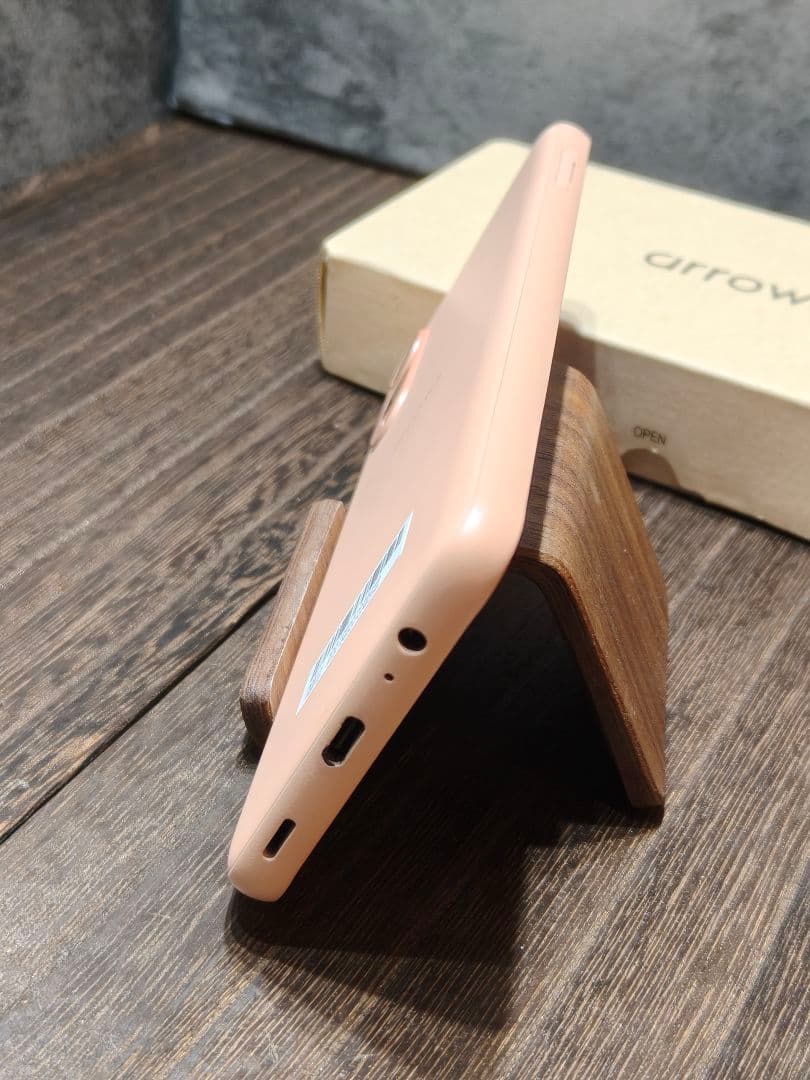 美品 arrows We2 FCG02 SIMフリー スマホ